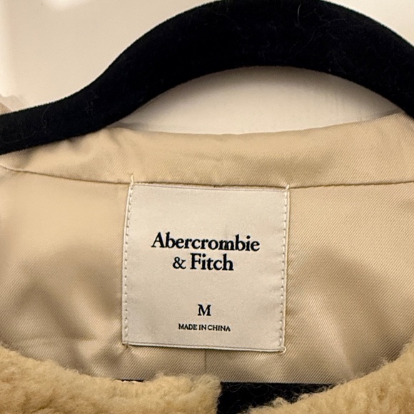 Abercrombie & Fitch Beige Sherpa Jacket with Dark Buttons - Picture 2 of 5